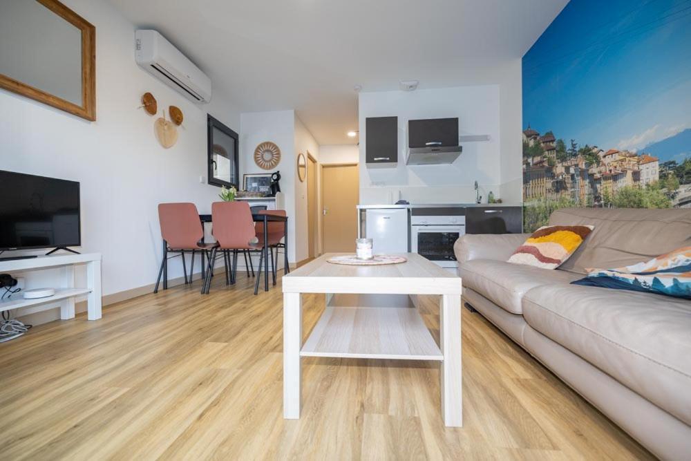 Appartement Le Parme' Nid - 3 Lits Avec Terrasse Et Clim Beaucroissant